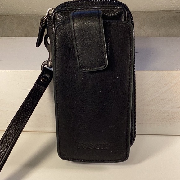 Vintage Fossil Flip Phone Wallet Holder. Clips On To Belt or Use as a Wrislet.